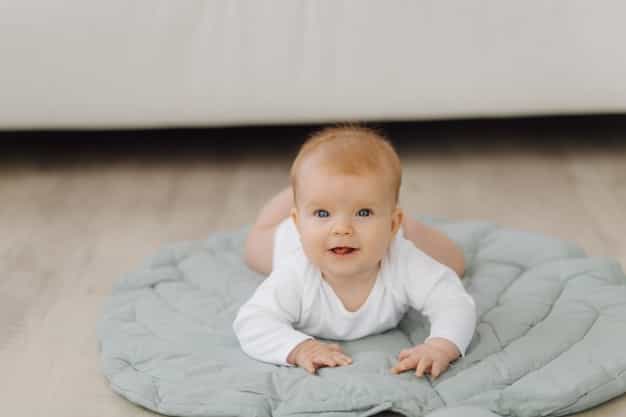 Jadi Salah Satu Milestone Penting, Kapan Bayi Mulai Bisa Berguling?