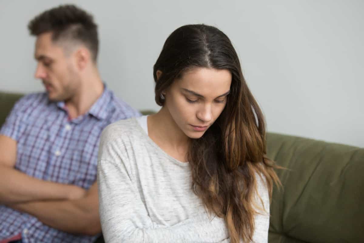 9 Cara Cerdas Menghadapi Suami yang Ketahuan Selingkuh