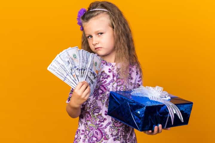 Anak Ikutan Flexing, Bagaimana Menghadapinya?