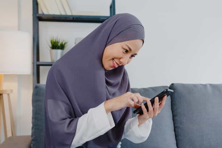 Rekomendasi Mukena Lipat dan Praktis Dibawa saat Traveling