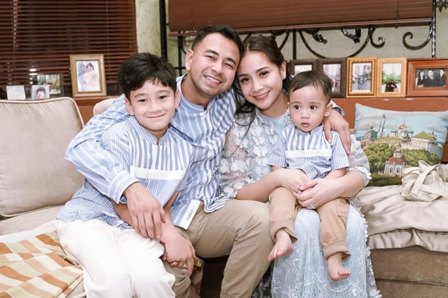 Potret Lebaran Para Selebriti di Kampung Halaman