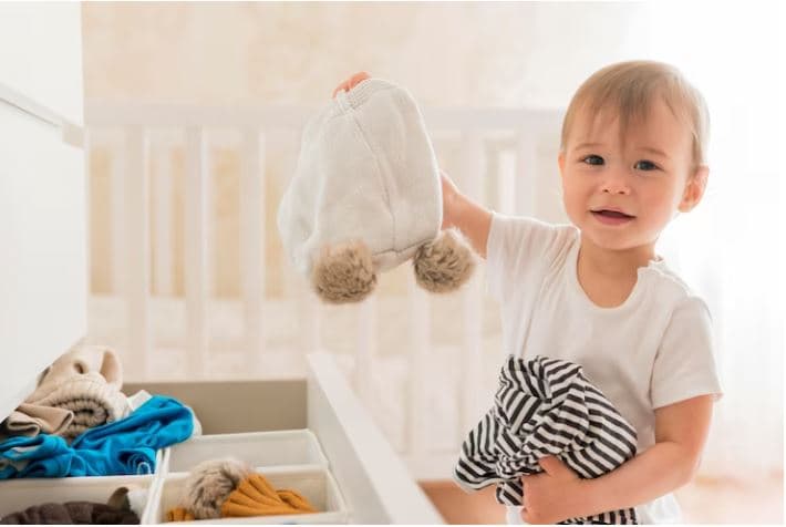 Supaya Anak Enggak Cranky, Ini Trik Celeb Moms Memilih Baju Anak